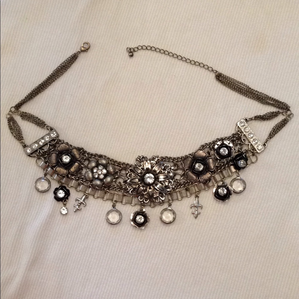 Flower stone necklace